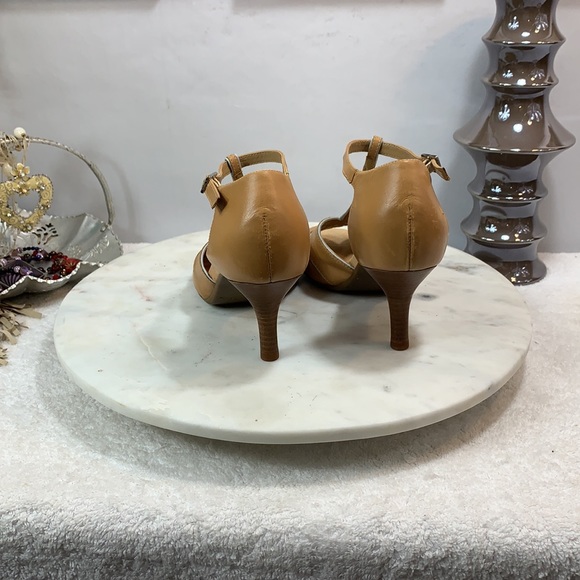 AEROSOLES TAN & LIGHT GRAY HEELS - SZ 6 B - Picture 8 of 14